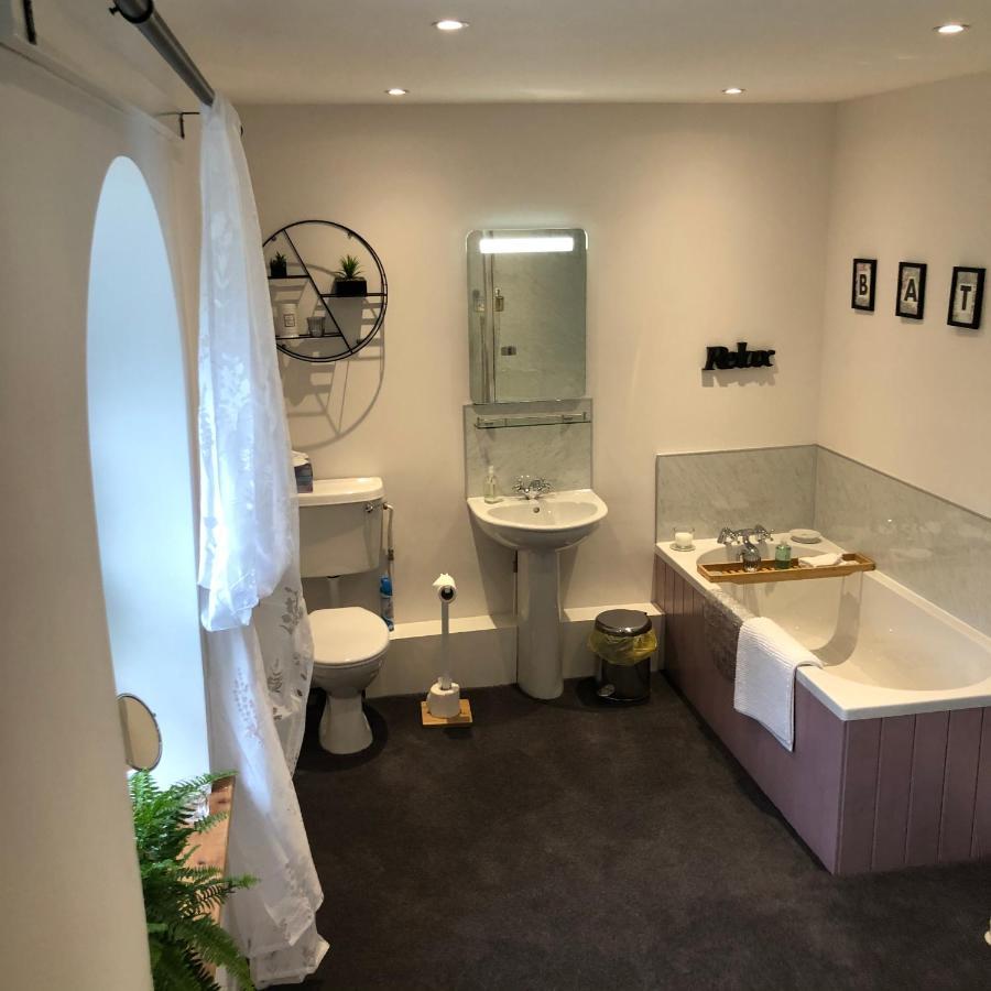 The Hollow Bed And Breakfast Great Longstone Екстер'єр фото