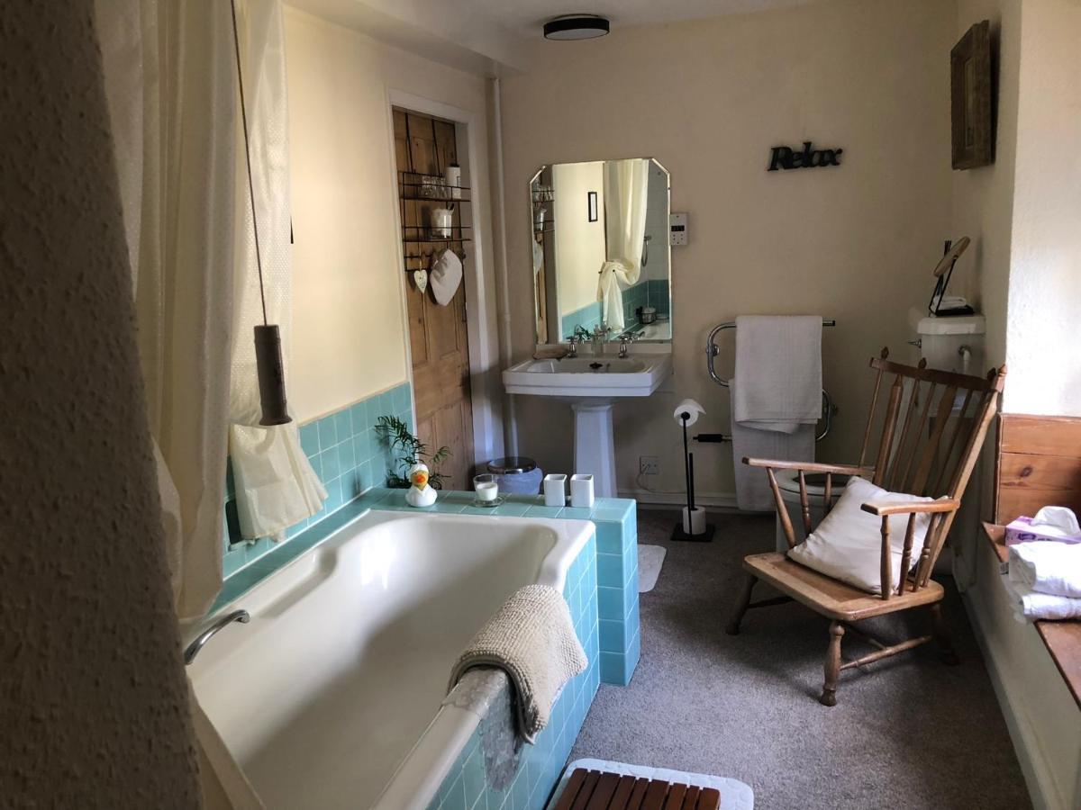 The Hollow Bed And Breakfast Great Longstone Екстер'єр фото